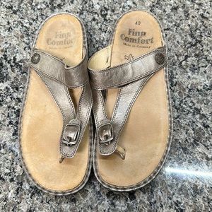 Finn Comfort toe strap sandals, pewter